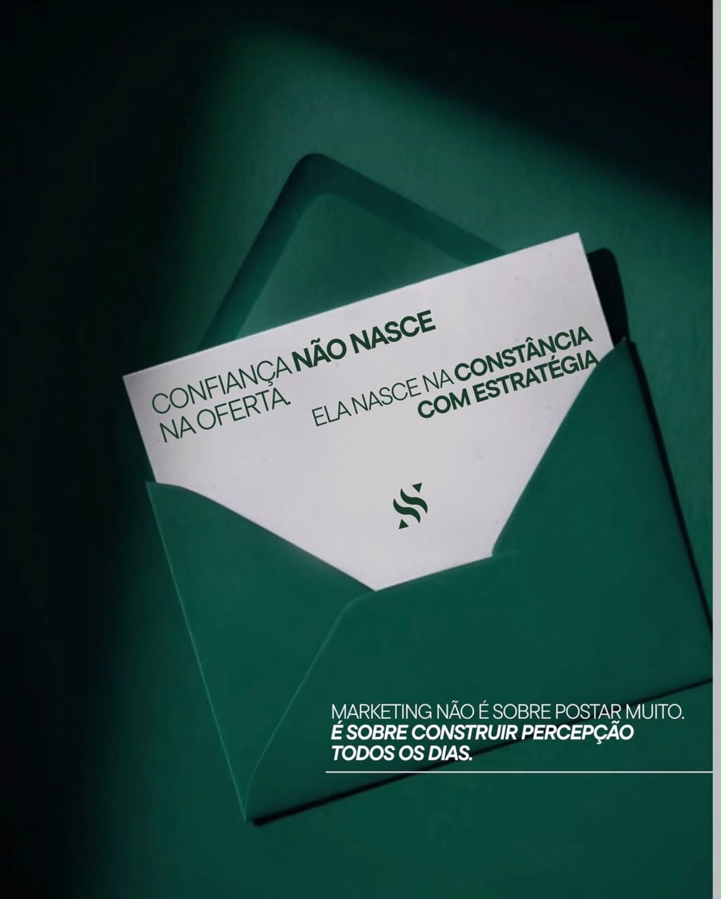 Cartão da Social Wave com a mensagem sobre construir percepção todos os dias